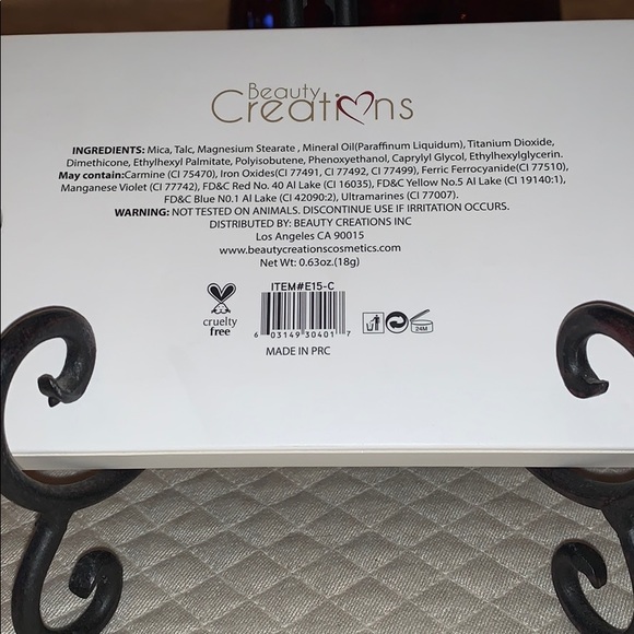 EMERALD eyeshadow by Beauty Creations - Picture 3 of 3